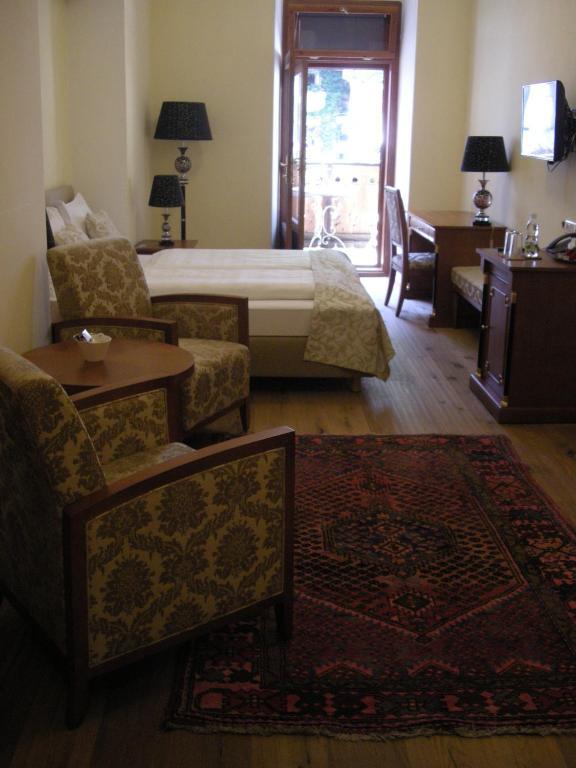 Doppelzimmer mit Balkon zum Marktplatz